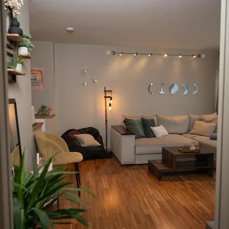 アパート Cozy Penthouse Private Balcony Centre *